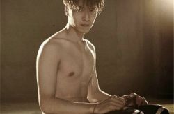 艾齐肌肉图片 艾齐性感图片