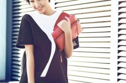 唐艺昕卫衣热裤穿搭法 唐艺昕卫衣叠穿法