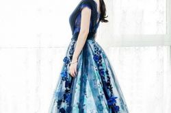 李小璐的胸让人匪夷所思？胸部忽大忽小的女星盘点