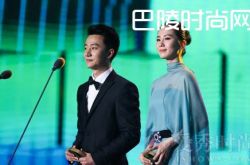 刘诗诗被问生子计划 黄轩暖心挡驾却被调侃