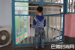男孩被丢幼儿园 男童惨遭爹妈抛弃变得沉默寡言令人心疼