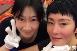 张敏修行出关晒照 短发干练皮肤红润格外显精神