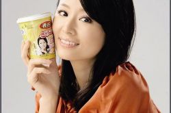 哪些明星是被星探发现的 这些星探的套路居然如出一辙