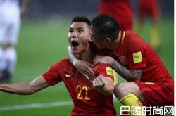 陈伟霆庆祝国足完胜韩国 双拳高举十分激动！