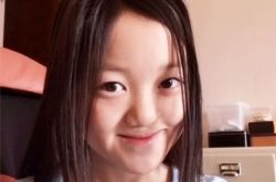 王菲女儿李嫣兔唇前后有差别 据说手术已经纠正了她的兔唇