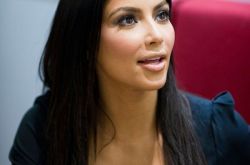 金卡戴珊21分钟性爱视频泄露 网友直呼教坏孩子