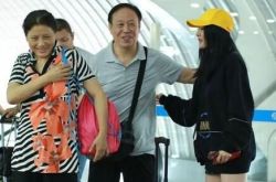 杨幂偶遇大学老师 晒自拍秒变小迷妹