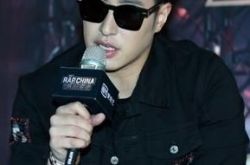 潘玮柏回应质疑  面对网络暴力，力挺吴昕