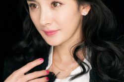 杨幂斥叫卖艺人行程信息者 这些人收入竟然还挺可观？