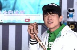 林更新直播唱歌跑调 取代张艺兴成为常驻