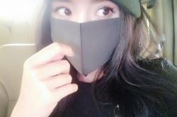 杨幂称有全脸算我输 小时代姐妹花不服气晒四人自拍照