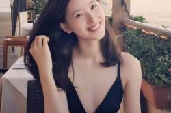 辣妈美女老板！奶茶妹妹章泽天撩发灿笑 少女感十足刘强东看呆