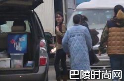 郑爽与替身同框：两人罕见同框纸片身材超像