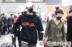 韩庚携手女友卢靖姗机场秀恩爱