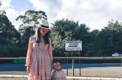 昆凌小周周合影 老婆昆凌腹部微隆怀第三胎？