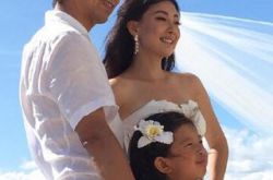 牛莉老公是大富豪 年近五十如少女老公超疼爱