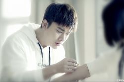 贾乃亮时隔4月更博上热搜 爆近况安粉丝