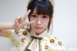 赖美云真实身高遭曝光 二次元形象引网友追捧