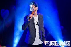 萧敬腾一人主持金曲奖吗？