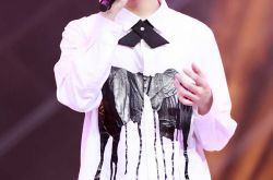 尤长靖年龄引发网友关注 同组合傅菁参加选秀节目