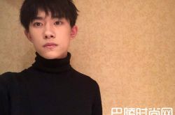 易烊千玺宠幸粉丝停车收信 暖男偶像微博热聊