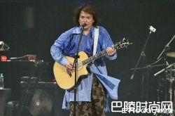 伍佰性感湿身演唱会 伍佰&China Blue巡演