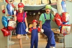 Jasper5岁生日趴玩Cosplay 小小春超级玛莉