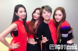 Amber出道9年第一次穿洋装 刘逸云Amber个人资料照片