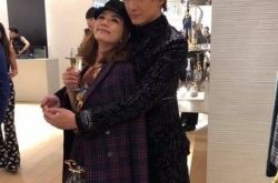 郑元畅环抱Ella15年再聚首 蔷薇之恋的美好回忆