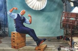 巨石强森电影片约爆满 还坚持演剧集《好球天团》