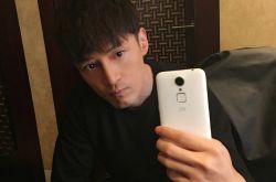 胡歌36岁生日刷牙庆生 拒绝粉丝花销送礼物