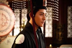 周渝民首演古装剧 《柜中美人》演霸道皇帝