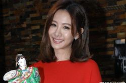 安心亚首度入围金钟女主角 还是妈妈告诉她的