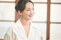 周迅曝无法接受变老 吐心声每天起床就开始哭