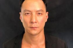 吴彦祖爆脱发危机 晒28年前帅照