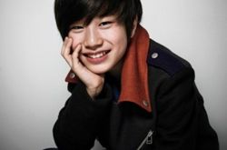 房艺谈什么时候出道？以组合形式将和崔先硕同时出道