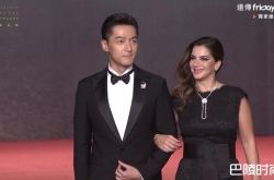 金马红毯0死角男神胡歌来了 藏绅士举动被赞爆