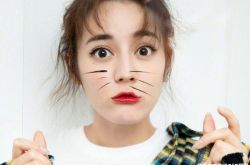 迪丽热巴萌眼勾粉 转头一秒变凶狠