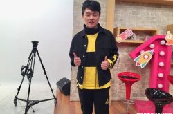 张心杰女儿只听他歌声 爸爸不在家要听歌哄睡