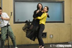 艾怡良抢了给彭佳慧的歌 她竟暖心回应