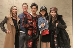 章子怡现身周杰伦演唱会 后台合照昆凌