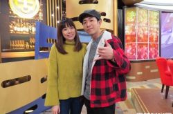 吴俊谚与老婆小葵感情好 喝醉酒老婆超担心