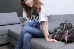 林心如怀二胎疯传 小腹微凸拍广告现场照曝光