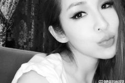 萧亚轩辟谣感染HIV怎么回事 这是对我母亲的伤害