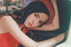 黄日莹怎么出道的？和李若彤是什么关系