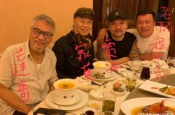 吴孟达与罗家英同框 吴孟达老的不像样了