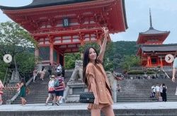 林采缇提前庆祝29岁生日 与好友们一起飞往大阪旅游