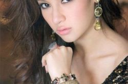 pinky老公年龄资料简介 曾嫁入豪门现被逼复出