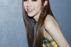 邓紫棋造型相当百变 神逆龄新发型曝光