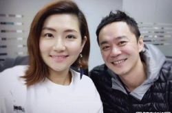 离婚3年破冰 Selina夜会阿中松口2人关系